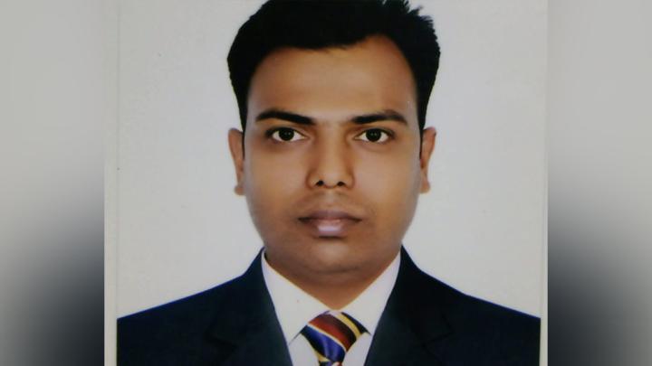 বিকেলে চাঁদাবাজি নিয়ে লাইভ, রাতে সাংবাদিককে কুপিয়ে হত্যা